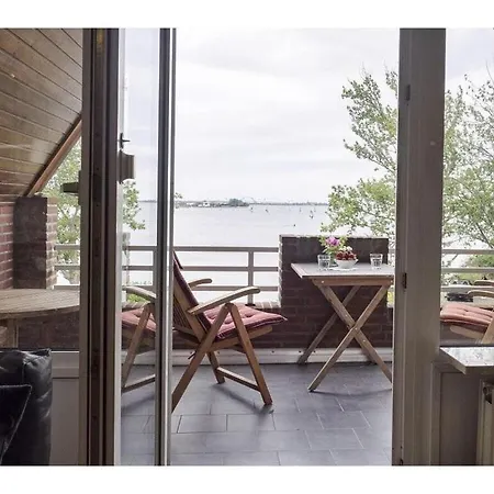 Casa de Férias Panoramaic Sea View Maisonette In Lemkenhafen *